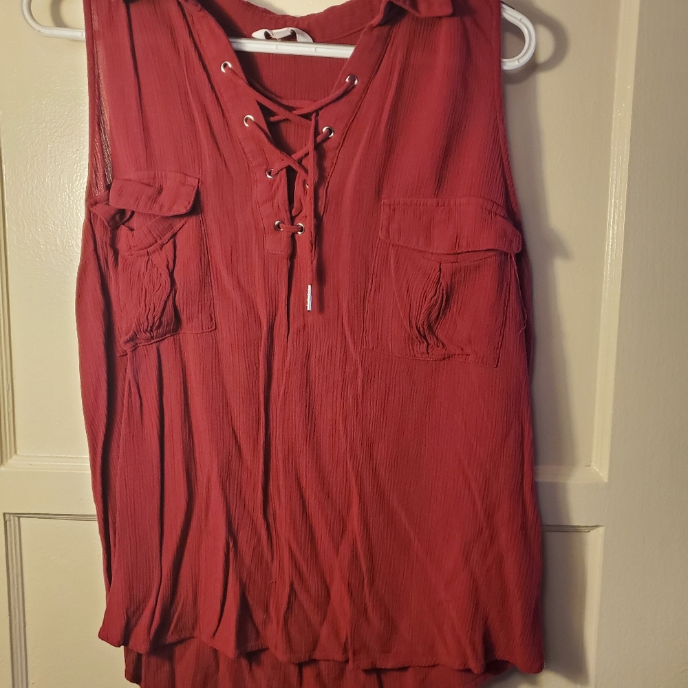 XL maroon sleeveless top